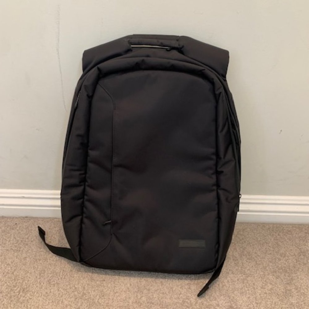 Incase Travel Laptop Backpack - fits up to 15" MacBook, Black